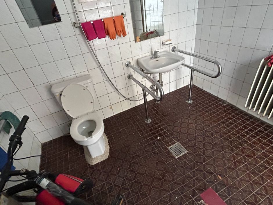 백운공원_장애인 화장실