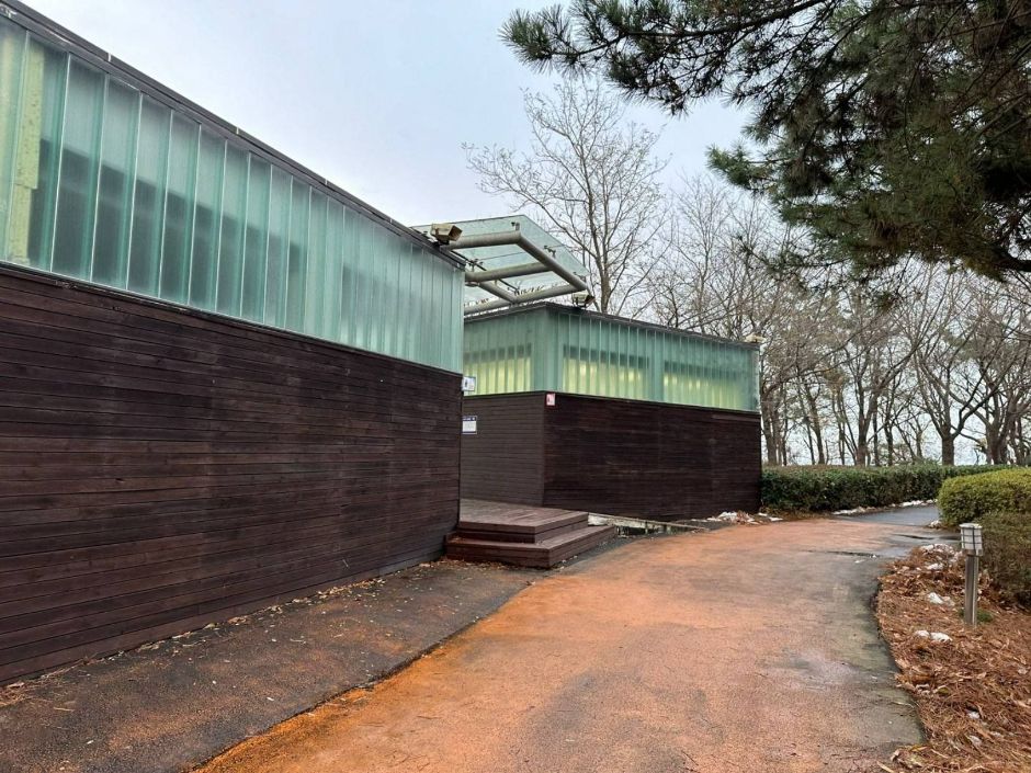 월미공원 월미전망대_화장실건물 외관