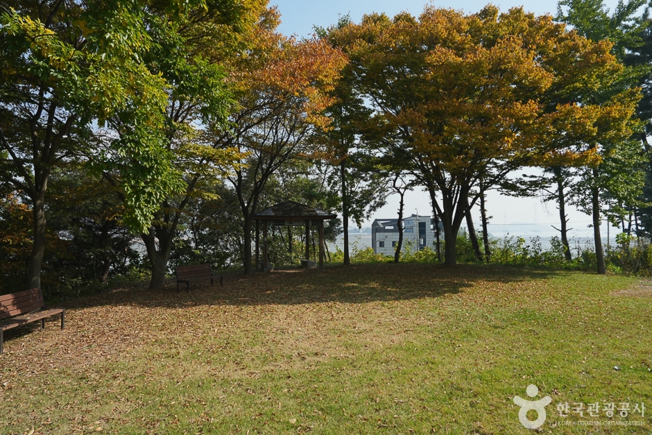 A04387_인천_옹진_해군 영흥도전적비(12)