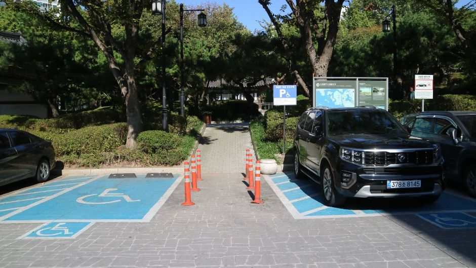 화도진지_장애인 주차장 2면