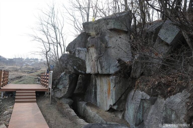 [강원] 수암리 마애삼존불상