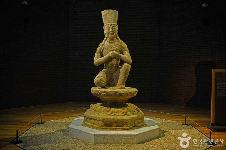 [강원] 석조보살좌상