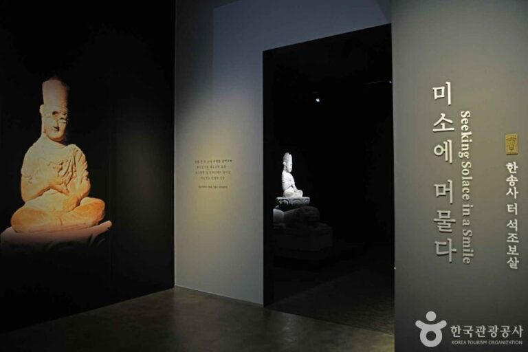 [강원] 한송사 석조보살좌상