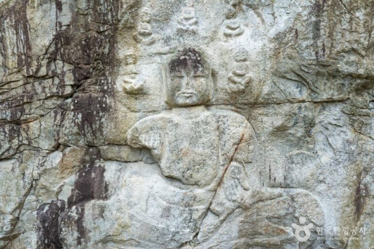 [충북] 충주 봉황리 마애불상군