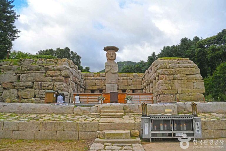 [충북] 충주 미륵리 석조여래입상