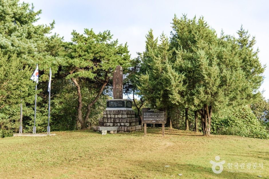 철원_김화군민 망향탑 (3)