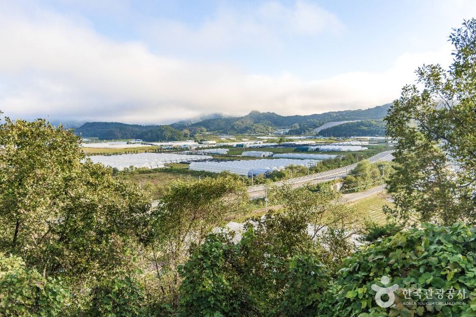 철원_김화군민 망향탑 (4)