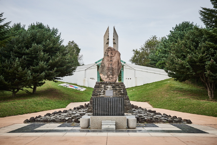 한국문화관광연구원_백마고지위령비와 기념관_02