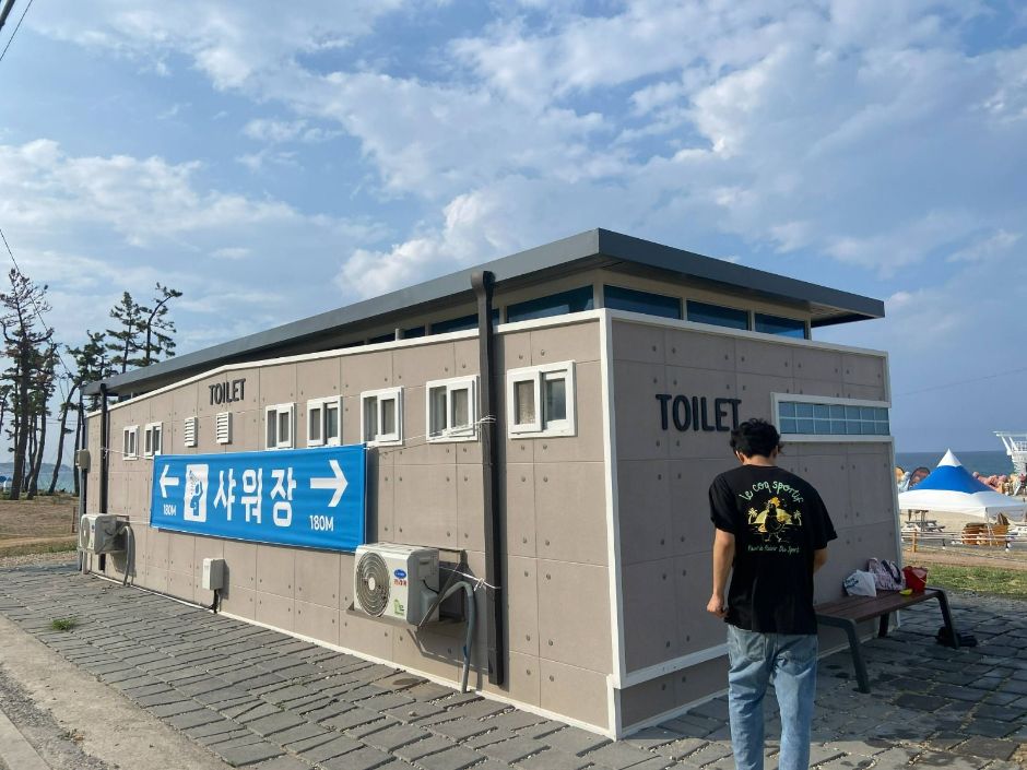 사근진해변_화장실 외부 전경(1)