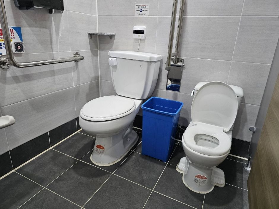 양양송이조각공원_장애인화장실 내부