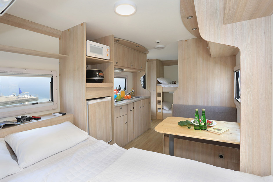 왕터리조트_카라반내부