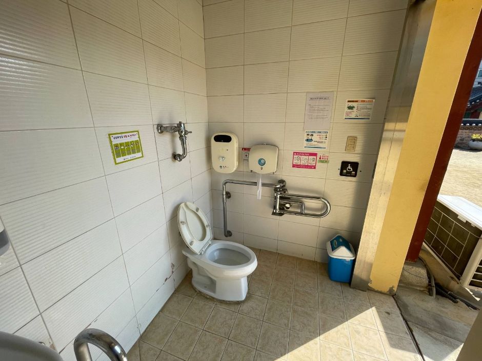 강원감영_장애인화장실_내부전경2