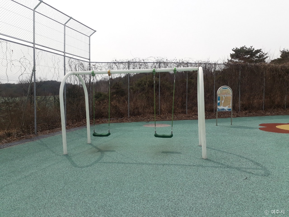 경기도_여주시_가남체육공원_놀이터_1