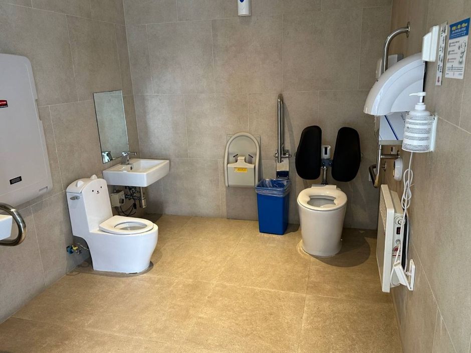 대유평공원_장애인화장실 - 복사본