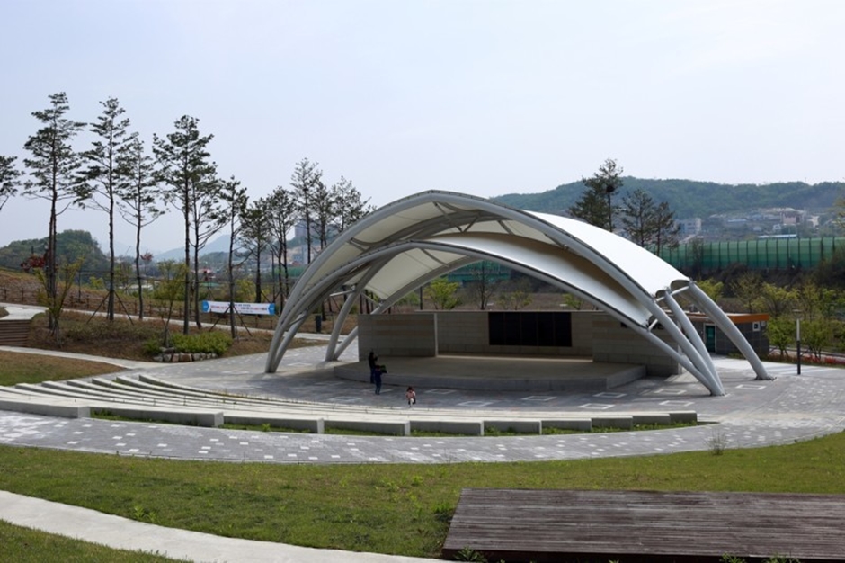 독바위공원_야외음악당