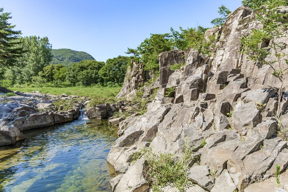 동막골 응회암 (한탄강 유네스코 세계지질공원)