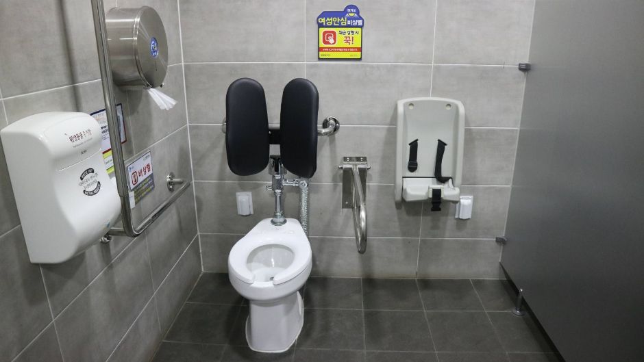 동북공심돈_연무대화장실 장애인화장실(여) 내부