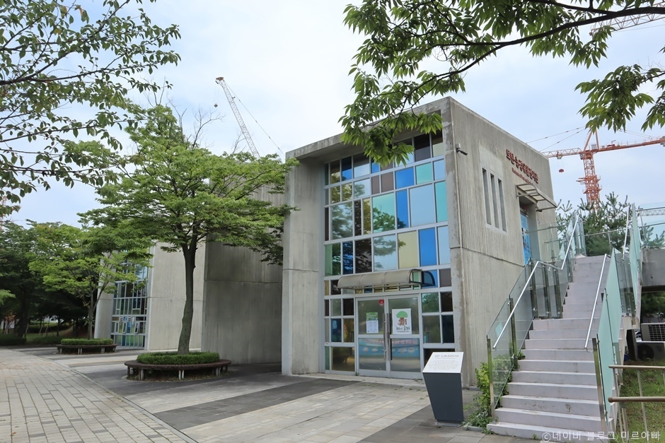 경기도_김포시_마송공원_토탄농경유물전시관