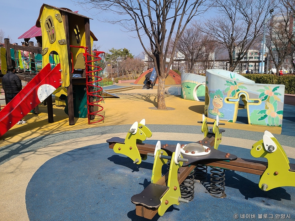 _경기도_안양시_삼덕공원_놀이터