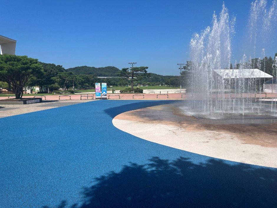 안성맞춤랜드 전경 분수광장