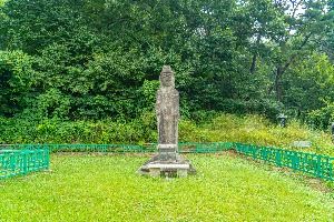 안성죽산리석불입상