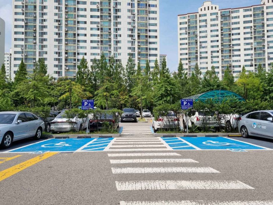 오산시청물놀이장_장애인주차장1