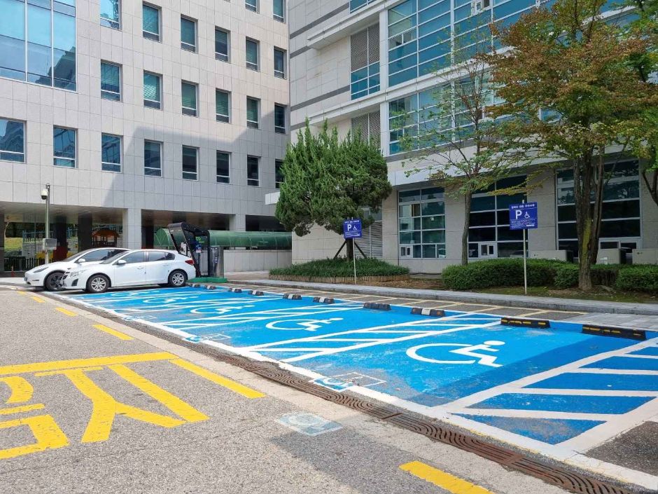 오산시청물놀이장_장애인주차장2