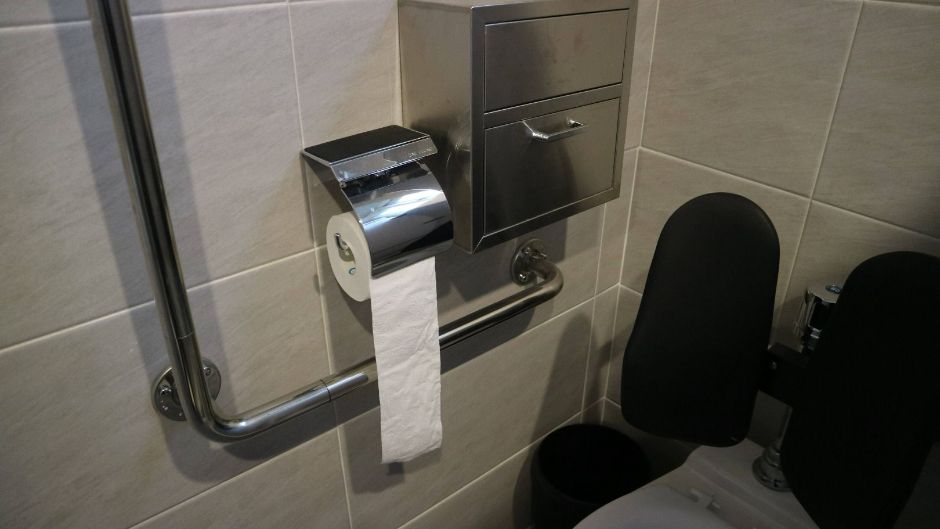 용인특례시 가상현실스포츠체험센터_장애인 화장실(여) 내부 손잡이