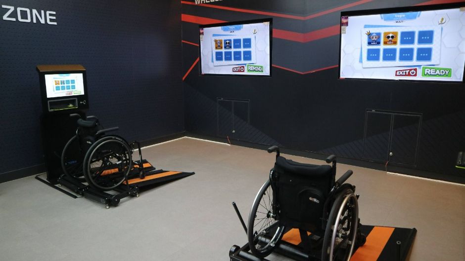용인특례시 가상현실스포츠체험센터_휠체어레이싱 체험존
