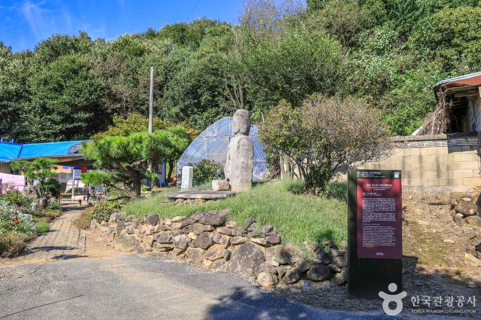 경기_용인_원삼면 목신리 석조여래입상 (1)