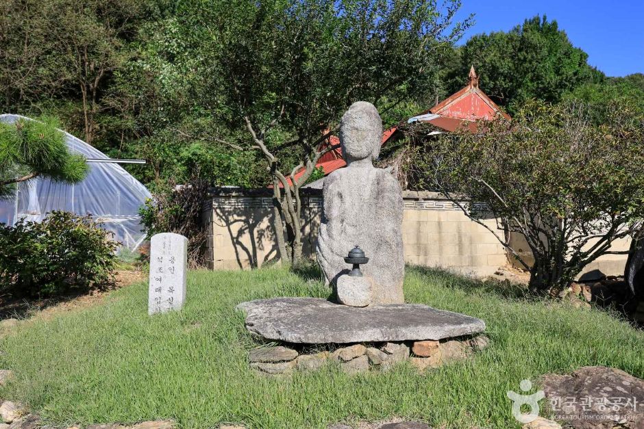 경기_용인_원삼면 목신리 석조여래입상 (2)