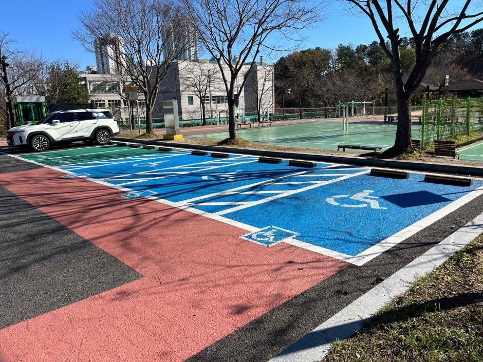 직동근린공원_장애인주차장