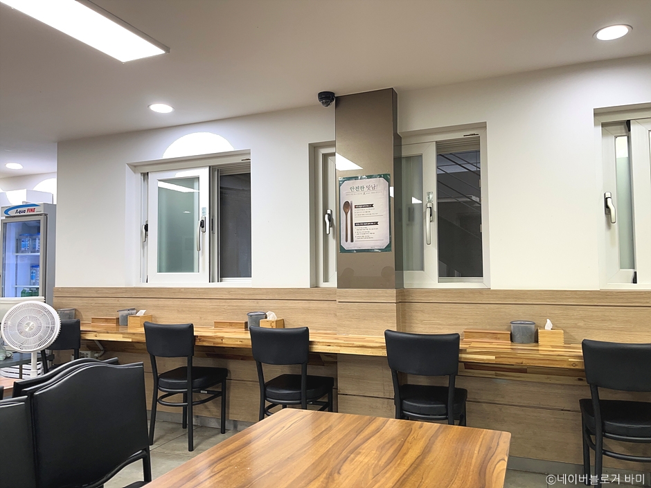 서울_성동구_비사벌전주콩나물국밥_내부