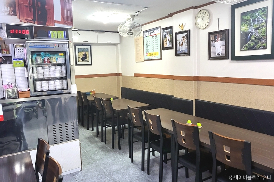 서울시_노원구_춘보만두_내부2