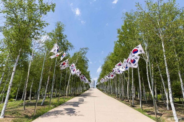 [강원] 백마고지 위령비와 기념관