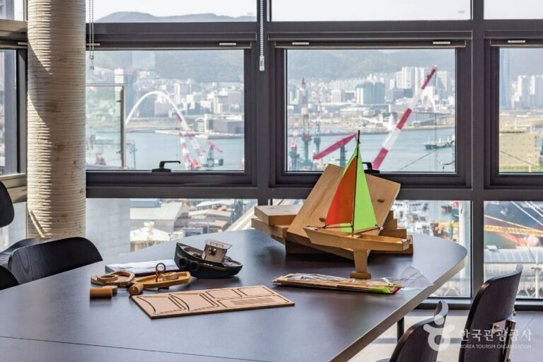 [부산] 라보드 우든보트