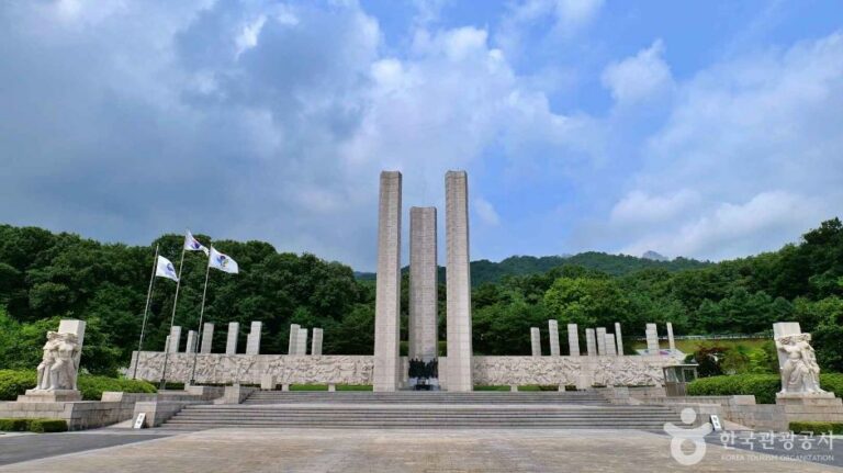 [서울] 4·19학생혁명기념탑