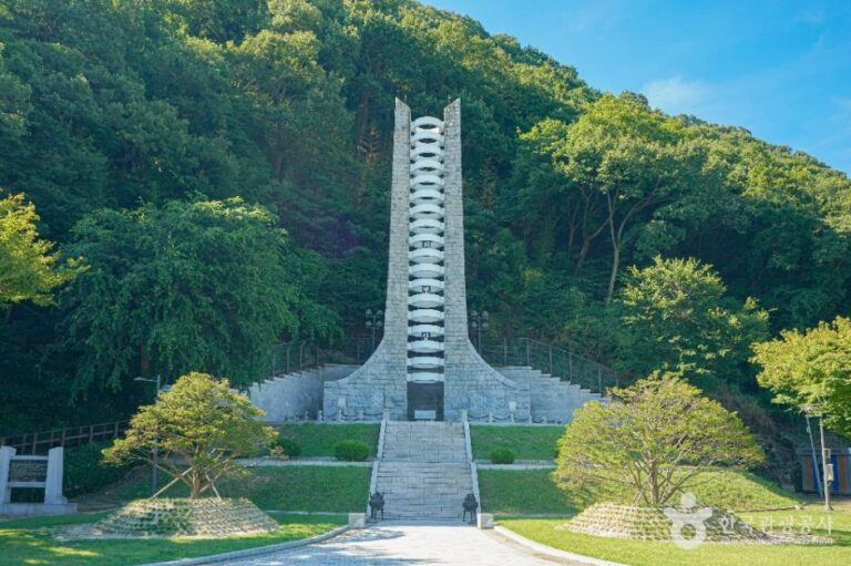 [경남] 충익사 의병탑