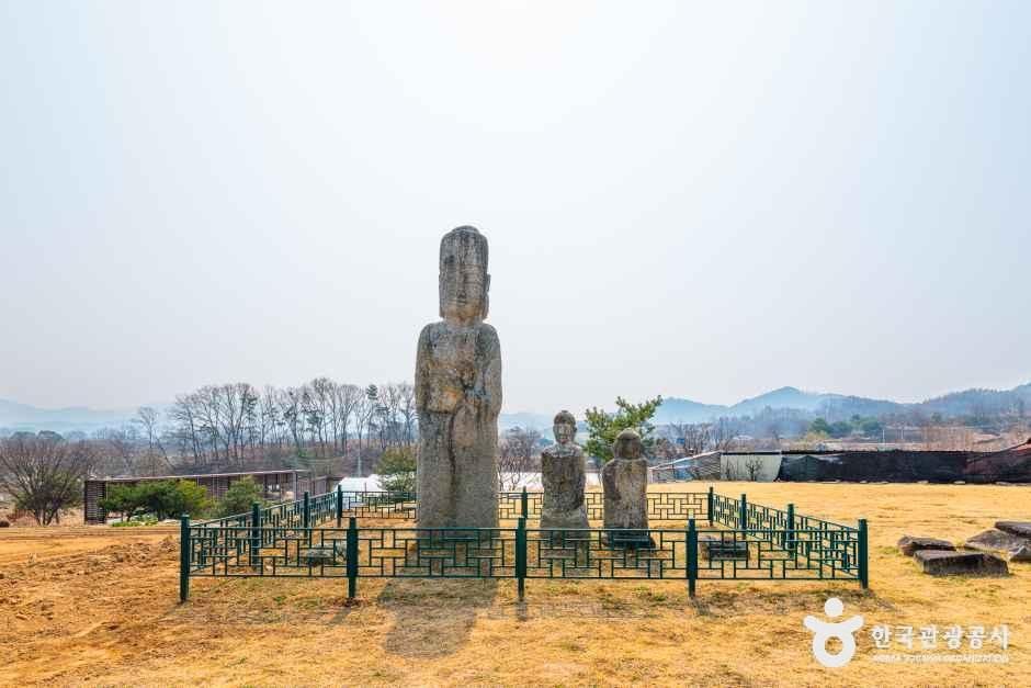 [충북] 증평 남하리 석조보살입상