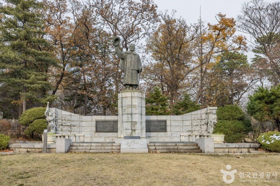 [서울] 고하송진우선생동상