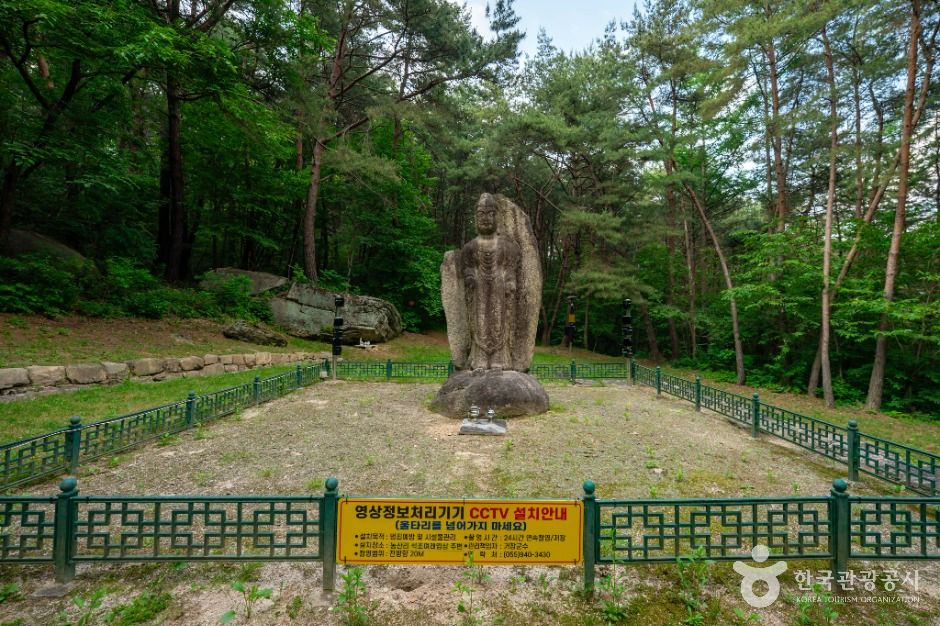 [경남] 거창 농산리 석조여래입상