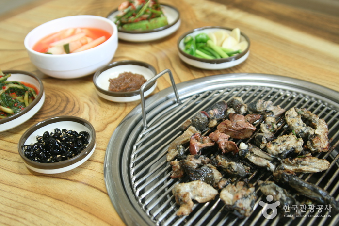 [강원] 석장골오골계숯불구이
