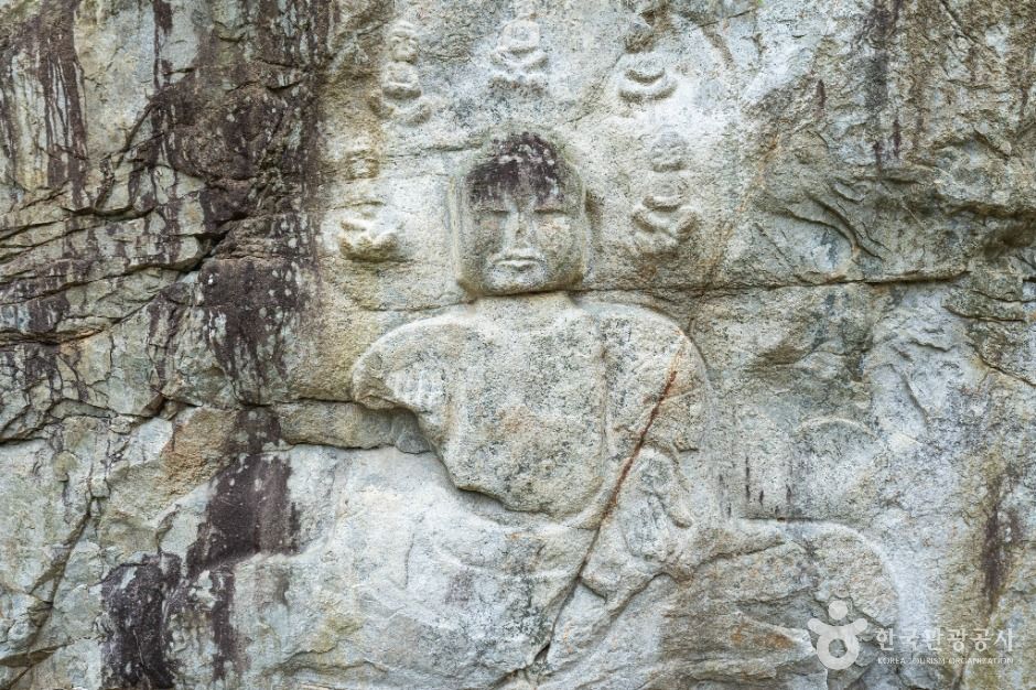 [충북] 충주 봉황리 마애불상군
